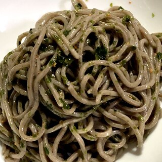 胡麻油と青海苔の冷たい蕎麦